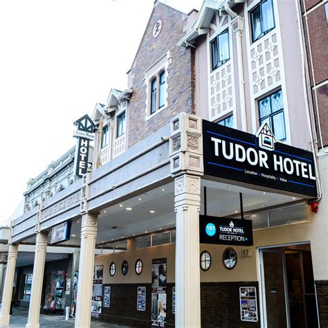 TUDOR HOTEL .